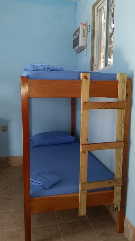 Go Slow Guesthouse Caye Caulker Bagian luar foto