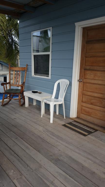 Go Slow Guesthouse Caye Caulker Bagian luar foto