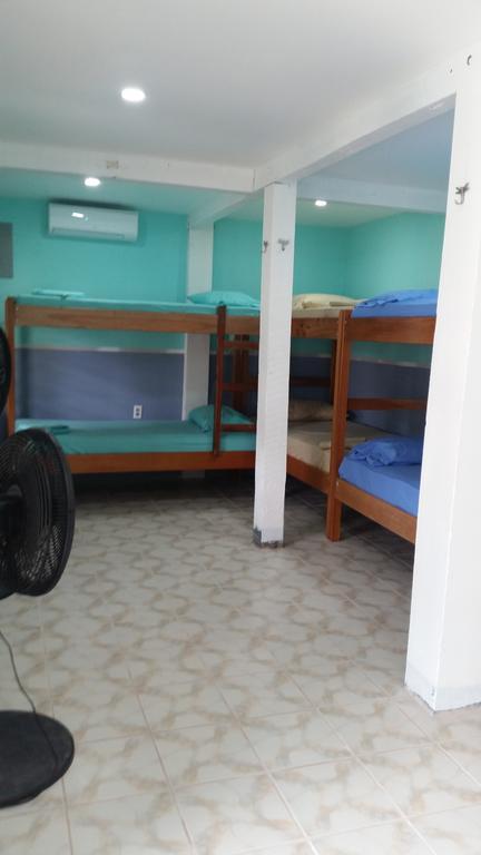 Go Slow Guesthouse Caye Caulker Bagian luar foto