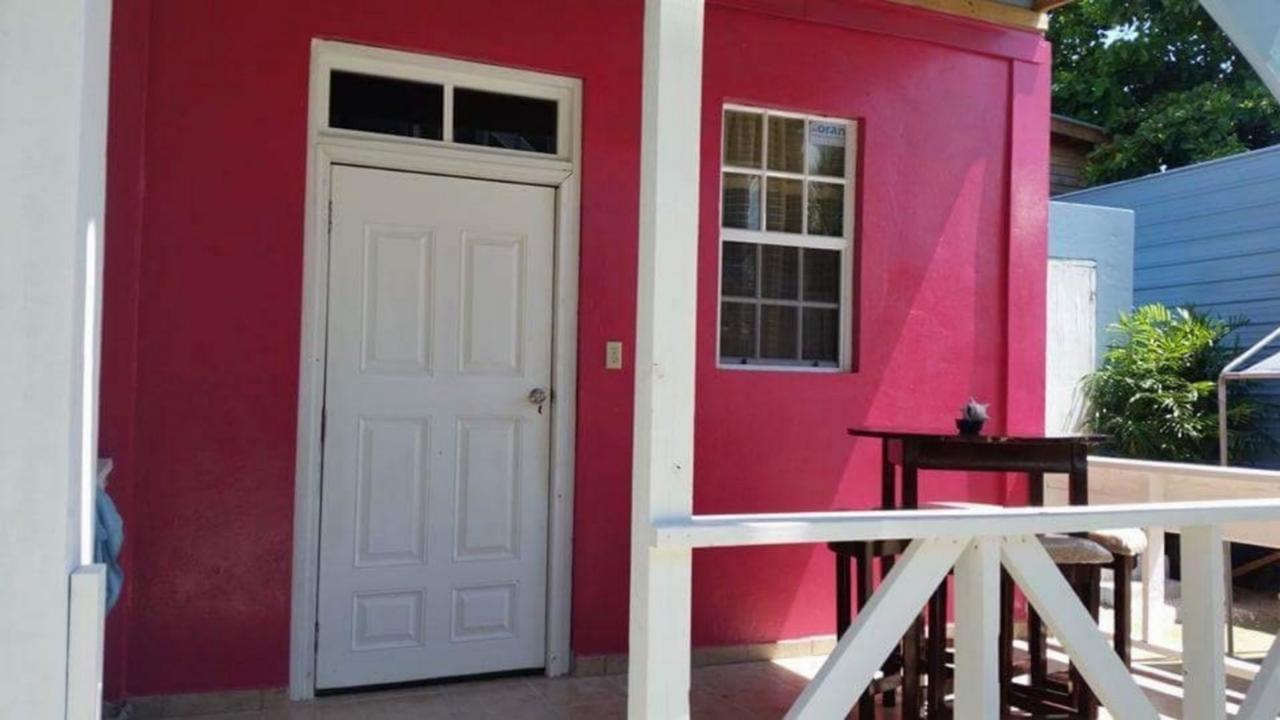 Go Slow Guesthouse Caye Caulker Bagian luar foto